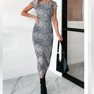Snake Print No Boundaries juniors short sleeve Lined Mesh maxi dress Grey Combo